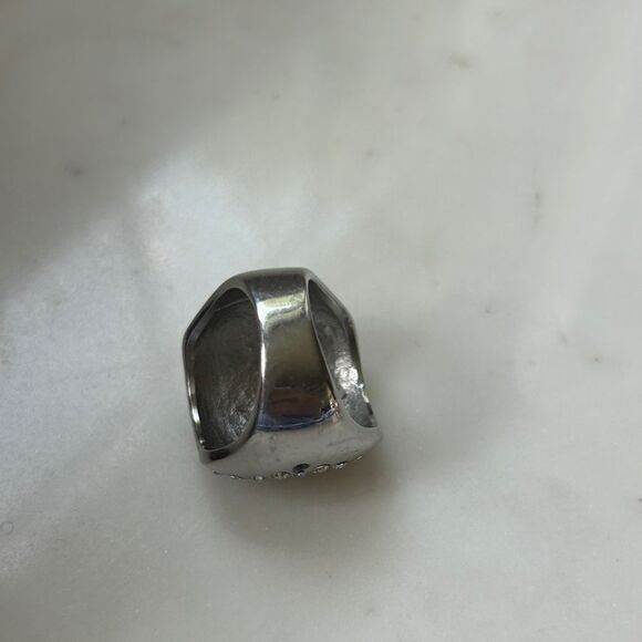 Elegant Silver Crystal Cocktail Ring size 7 - Picture 3 of 4